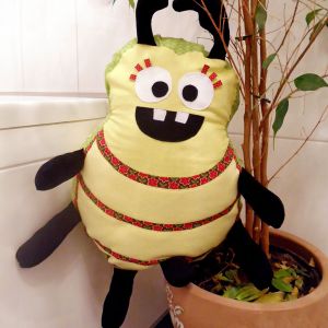 Käferkissen Hildergard (Nähanleitung und Schnittmuster von shesmile DIY)