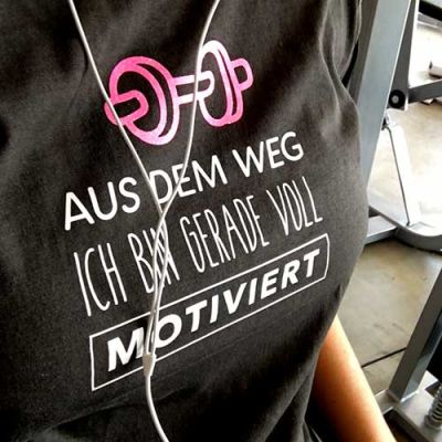 Nordic Walking, Tanzen, HulaHoop, Fitness Studio ... welchen Sport treibst du? Finde hier passende Blogbeiträge, Motivation und DIY-Ideen zum Nähen & Basteln.