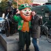 Leprechaun an der Molly Malone Statue in Dublin