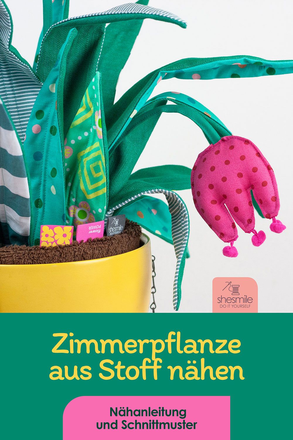 Stoffreste-Nähprojekt: FriedaFlower als Hängepflanze für das Wohnzimmer