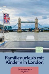 River Boat auf der Themse mit Blick auf die Tower Bridge