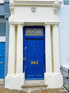 Die Blaue Tür aus dem Film Notting Hill
