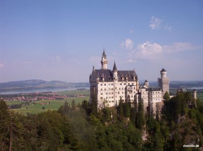 Auch damals sind wir auf den Tegelberg gewandert: Die Route über die Marienbrücke mit Blick auf das Schloss Neuschwanstein. Meine Cousine, deutlich jünger als ich, war auch dabei. Wenn ich mir die Bilder so ansehe, frage ich mich, warum komoot die Route als "schwer" bewertet hat und wie wir es damals geschafft haben, da hoch zu kommen. 🤣