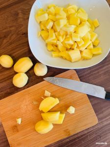 Kartoffeln würfeln