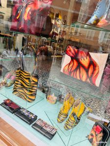 Schuhe passend zur Handtasche