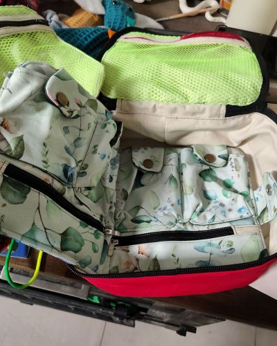 Ich habe für eine frisch gebackene Mama eine Medikamenten Tasche ZipKram genäht. Befüllt mit allem, was sie im Alltag benötigt. So ist sie bestens vorbereitet und hat eine Sorge weniger.
