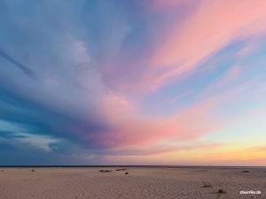 Am Strand bei Sonnenaufgang auf Juist