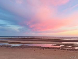 Am Strand bei Sonnenaufgang auf Juist