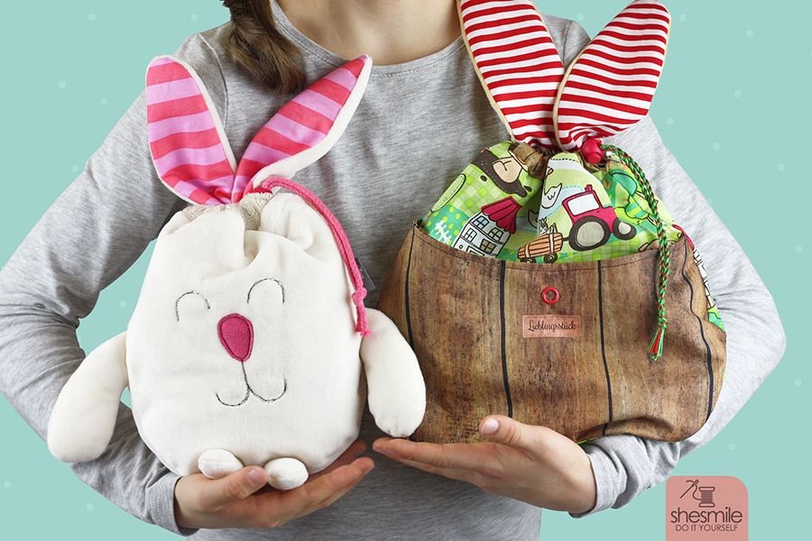 Nähanleitung und Schnittmuster gestaltet als PDF-E-Book für eine Wendetasche mit Kordelzug welche nach dem Wenden zum süßen Hasenkuscheltier wird. Der Osternesthase von shesmile!