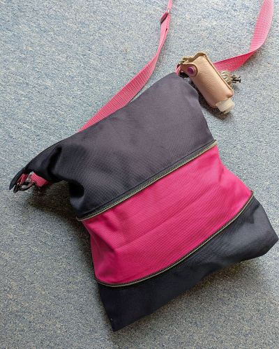 Handtasche Zipkram aus Outdoorstoff vom Stoffcentrum. Für mich genäht. Ich wollte eine Tasche, die ich nach Bedarf vergrößern kann.