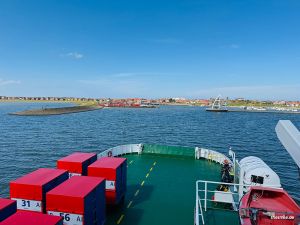 Hallo Juist! Fahrt in den Hafen