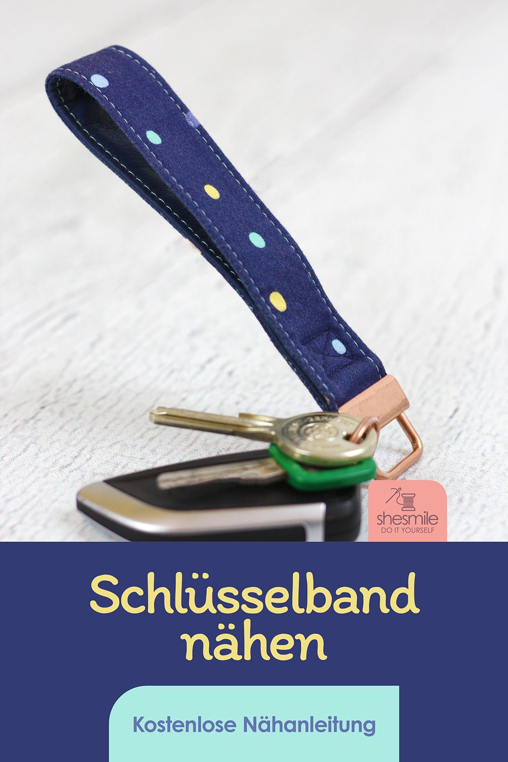 Ein Schlüsselband aus Stoffresten nähen (Kostenlose Nähanleitung)