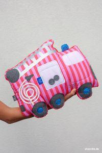Spielnetz am Kuschelkissen Feuerwehr Fred