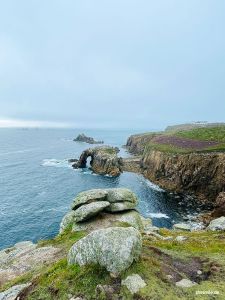 Enys Dodnan Arch