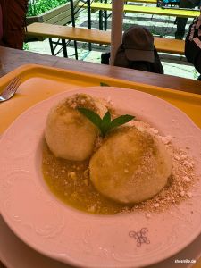 Lecker Marillenknödel mit schlechtem Licht