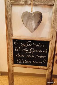 Ein Lächeln ist ein Geschenk, dass sich jeder leisten kann.
