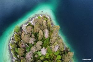 Drohnenflug über den Eibsee in Grainau bei Garmisch-Partenkirchen