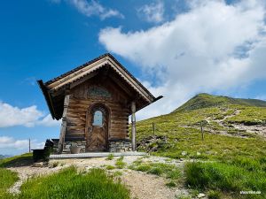 Christophorus Kapelle mit Blick auf den Wildkogel Gipfel