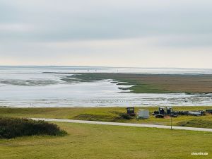 Blick vom Memmertfeuer auf Juist bzw. das Wattenmeer