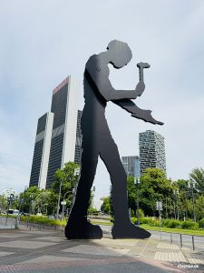 The Hammering Man an der Frankfurter Messe
