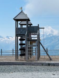 Spielplatz neben der Smaragdbahn Bergstation