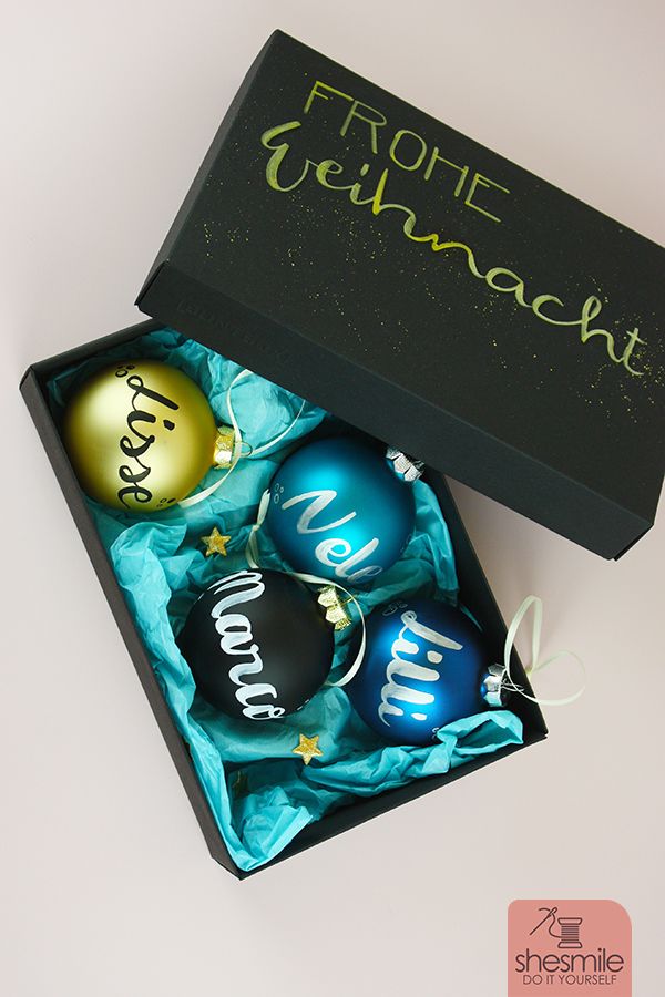 Weihnachtskugeln mit Handlettering von Frau Scheiner