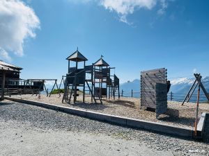 Spielplatz neben der Smaragdbahn Bergstation