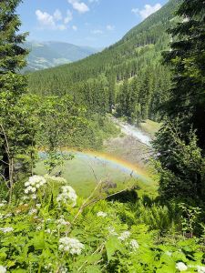 Regenbogen am Krimmler Wasserfälle Wanderweg