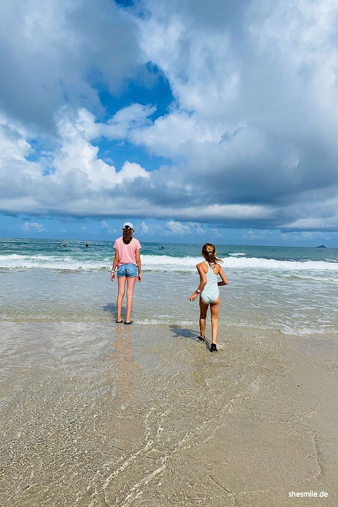 Strahlender Sonnenschein, feiner Sandstrand, rauschende Wellen ... und, wir sind alle gesund.
