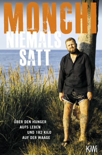 Monchis Buch über seinen Kampf mit dem Gewicht kann ich sehr empfehlen. Ich hab mich in so vielen Situationen und Verhaltensweisen wiedererkannt und das mit deutlich weniger Gewicht. Aber ich denke, darauf kommt es nicht an. Es ist das falsche Essverhalten, dass es zu Erkennen gilt: "Ich wiege 120 Kilo und fühle mich wie ein Schmetterling" - Die unglaubliche Geschichte, wie FEINE-SAHNE-FISCHFILET-Frontmann Monchi ein Jahr Pause machte und ein Drittel seines Gewichts verlor.