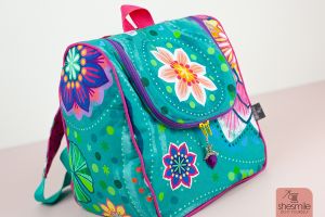 Ein Rucksack KlappAuf aus dem Seerosenstoff von Bine Brändle