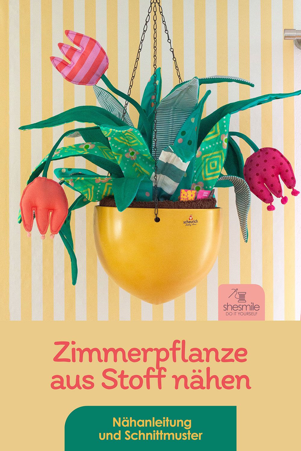 Stoffreste-Nähprojekt: FriedaFlower als Hängepflanze für das Wohnzimmer