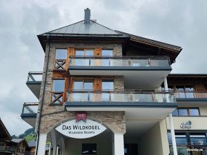 Regenwolken über dem Wildkogel Resort