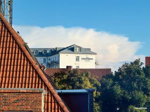 Blick zum Strandhotel