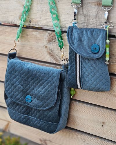Schnittmuster: Handytasche Smartkram und Handtasche Ulla von Shesmile. Stoff: Samtstepper Tokio. Zubehör: Snaply. Das Set entstand für meine Mutti, nachdem sie die Smartkram bereits in zwei bunt gemusterten Versionen hat und diese einfach nicht zum Party und Theater Look passten. Diese samtige Version ist schlicht und trotzdem schick,  sodass sie direkt eingeweiht werden kann.