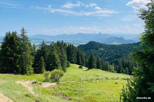 Panoramablick auf das Allgäu, Nesselwang, Säuling und Neuschwanstein.