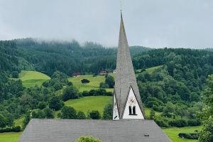 Spaziergang, Eis, Kuchen, Schwimmbad und gemütliches Beisammensein. Bramberg - Müßiggang bei Regenwetter. Österreich Reisetagebuch von shesmile Erlebnisse