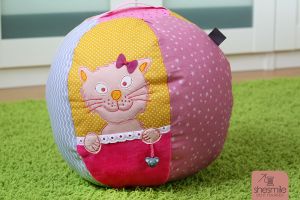Ein Adventsballon als Spielball als Geschenk zur Geburt