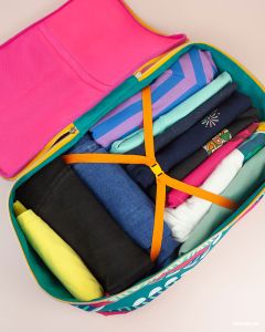 Kleidung ordentlich verpackt: XL-Packwürfel aus Bine-Brändle-Stoffen