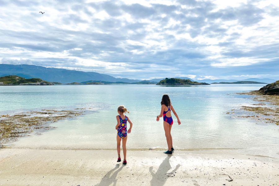 Wir entdecken die kleine Trauminsel im Nordmeer. Sommer, Sonne, Sommarøy - Wandern und Baden in Norwegen! Erlebnisbericht im Reisetagebuch von shesmile