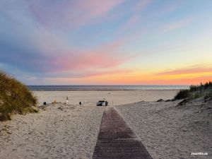 Am Strand bei Sonnenaufgang auf Juist