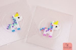 Abspeichern. Ausdrucken. Loslegen! Ein Einhorn aus Bügelperlen stecken. Ganz einfach mit dieser kostenlosen Vorlage von shesmile.