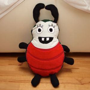 Käferkissen Hildergard (Nähanleitung und Schnittmuster von shesmile DIY)