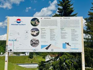 Stausee Lipno (Staumauer mit Kraftwerk)