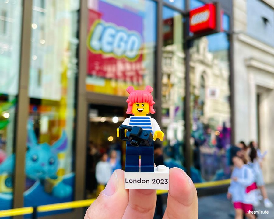 Shoppingtour der Superlative: M&Ms Store, LEGO Store, Fred Perry Store, Straßenkünstler und Filmlegenden aus Bronze. Leicester Square & Covent Garden in London.