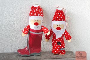 Zum Aufhängen oder in den Stiefel setzen. Nikolaus-Säckchen - Eine Nähanleitung mit Schnittmuster, Applikationsvorlage und Plotterdatei von shesmile DIY.