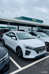 Unser Mietwagen für 1 Woche. Ein Hyundai Hyioniq. Natürlich mit dem Steuer rechts!