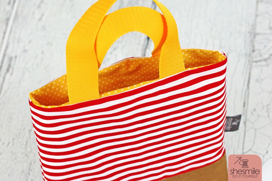 Eine Taschilo-Tasche für das Conni Freundebuch meiner Tochter. Kostenlose Nähanleitung von shesmile.