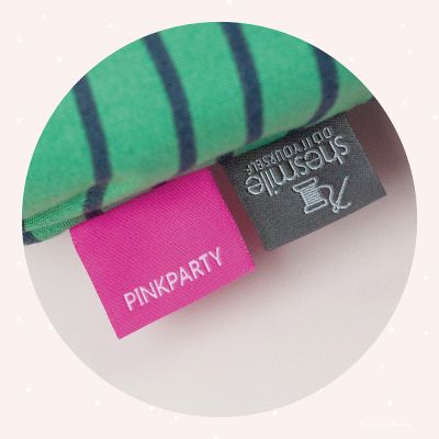 Taschendetail 1/5: Statementlabel von Konfetti Patterns. Ich lieb sie sehr und kann sie euch voller Überzeugung empfehlen. 48 neue Farben und Sprüche bekommst du auch im Label-Adventskalender.