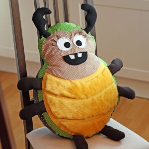 Käferkissen Hildergard (Nähanleitung und Schnittmuster von shesmile DIY)
